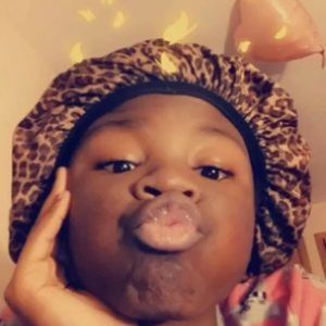 Meet your Posher, Rayaa